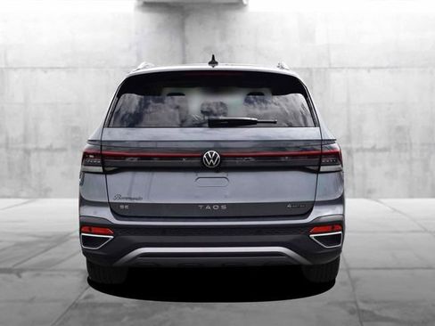 Used 2025 Volkswagen Taos SE AWD/4WD image 6