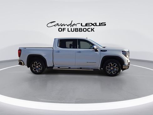 Used 2022 GMC Sierra 1500 SLT w/ SLT Convenience Package image 2