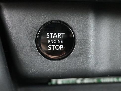 Used 2024 Nissan Rogue S FWD image 23