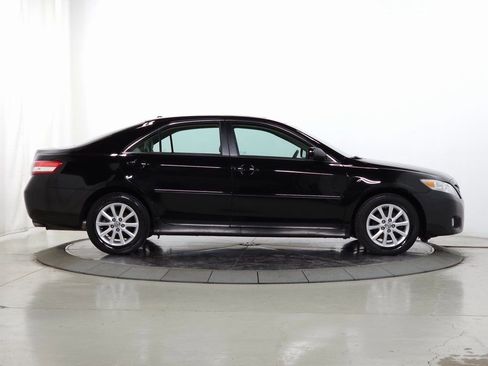 Used 2011 Toyota Camry XLE image 10