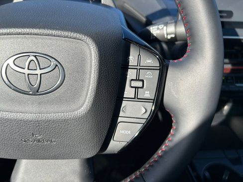 Used 2025 Toyota Prius Plug-In Hybrid w/ Limited Premium Package image 7