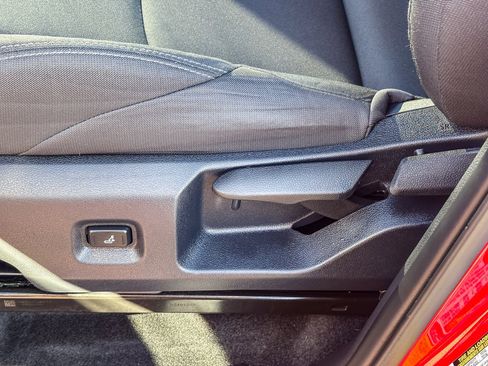 Certified 2025 Toyota Tacoma SR5 image 23