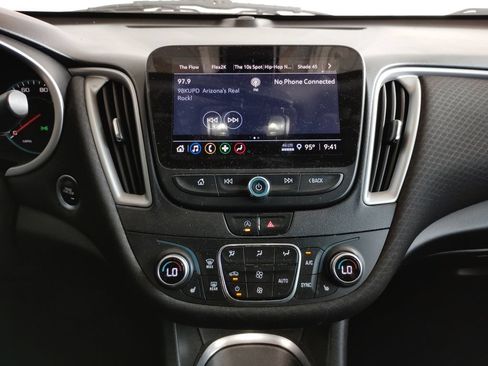 Used 2022 Chevrolet Malibu LT FWD image 29