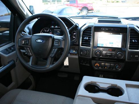 Used 2017 Ford F250 XLT w/ XLT Value Package image 14