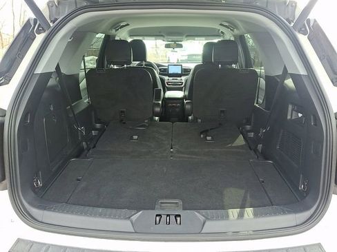 Used 2023 Ford Explorer XLT w/ Equipment Group 202A image 29