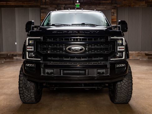 Used 2020 Ford F250 Lariat image 2