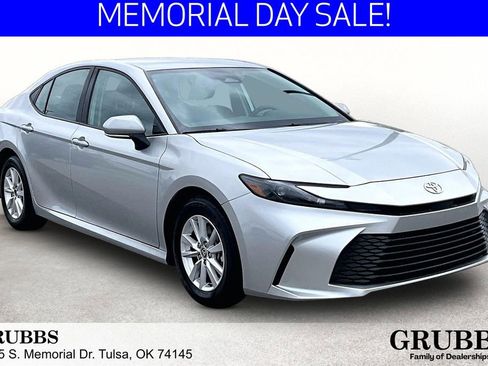 Used 2025 Toyota Camry LE FWD image 1