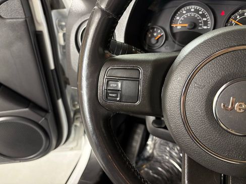 Used 2017 Jeep Patriot Latitude image 19