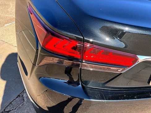 Used 2022 Lexus LS 500 image 31