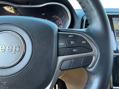 Used 2021 Jeep Grand Cherokee Limited AWD/4WD image 26