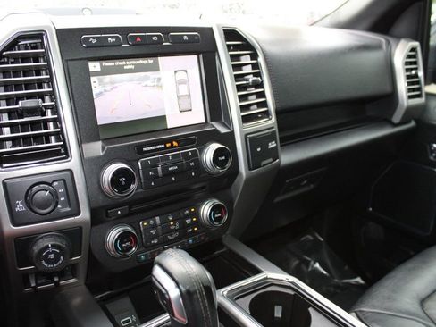 Used 2018 Ford F150 Platinum w/ Equipment Group 701A Luxury image 39