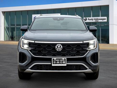 New 2026 Volkswagen Atlas Cross Sport SE FWD image 3