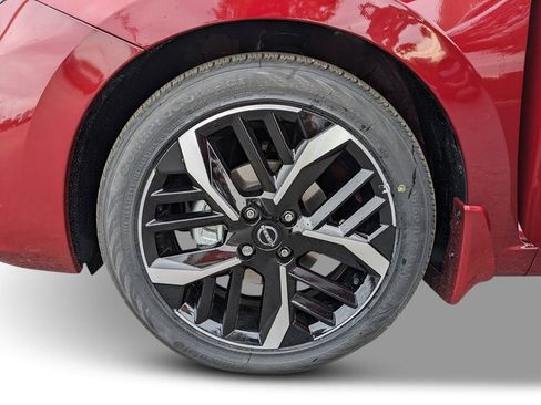 New 2025 Nissan Versa SR w/ Trunk Package image 9