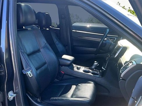 Used 2018 Jeep Grand Cherokee Limited w/ Luxury Group II image 7