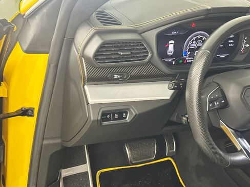 Used 2020 Lamborghini Urus AWD/4WD image 10