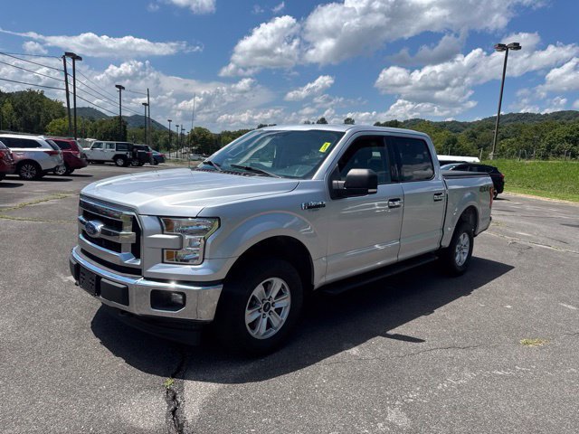 Used 2017 Ford F150 XLT w/ Equipment Group 301A Mid AWD/4WD image 4