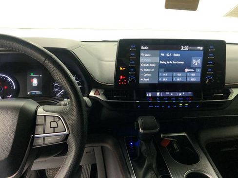 Used 2022 Toyota Sienna XSE w/ XSE Plus Package AWD/4WD image 20