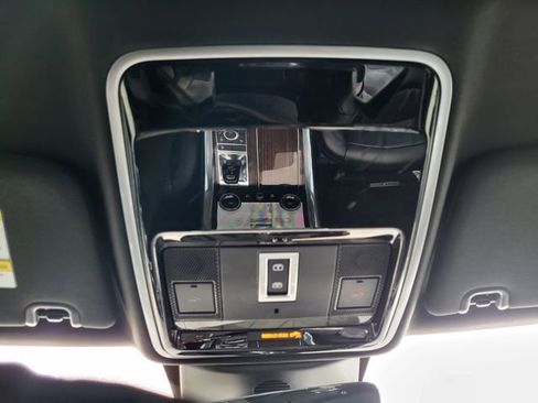Used 2018 Land Rover Range Rover Sport SE AWD/4WD image 19