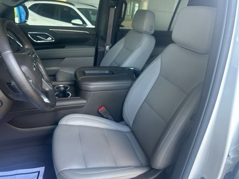 Used 2024 Chevrolet Suburban Z71 w/ Luxury Package AWD/4WD image 14