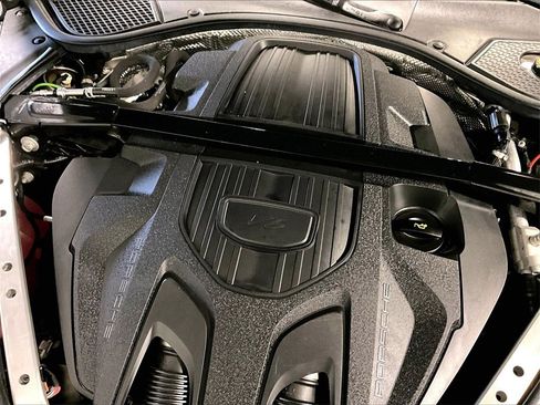 Certified 2022 Porsche Panamera 4 Platinum Edition image 34