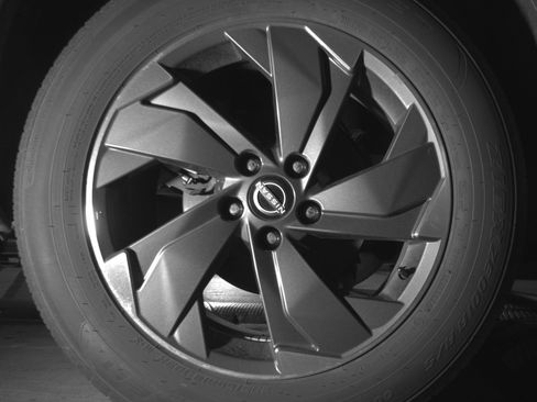 Used 2025 Nissan Rogue SV FWD image 15