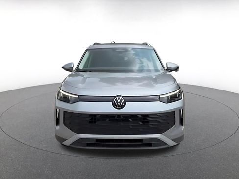 Used 2026 Volkswagen Tiguan SE AWD/4WD image 4