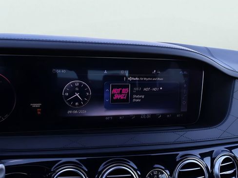 Used 2019 Mercedes-Benz S 560 Sedan image 25