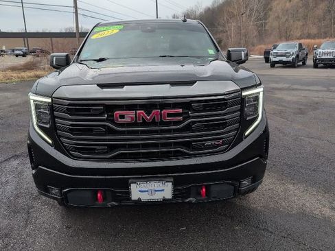 Used 2022 GMC Sierra 1500 AT4 image 2
