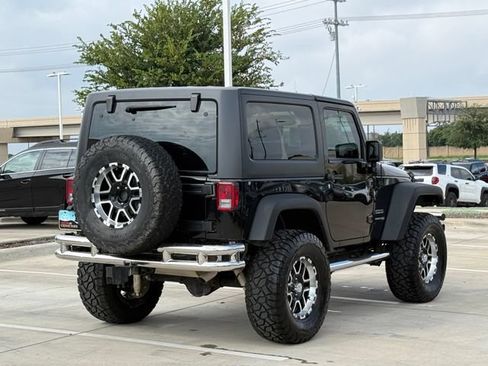 Used 2018 Jeep Wrangler Sport AWD/4WD image 4