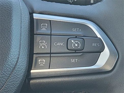 Certified 2024 Jeep Compass Limited image 34