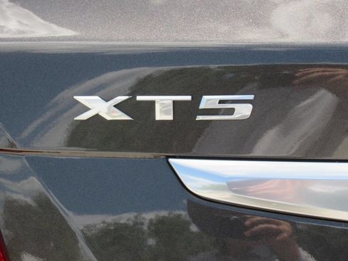 Used 2019 Cadillac XT5 Luxury FWD image 11