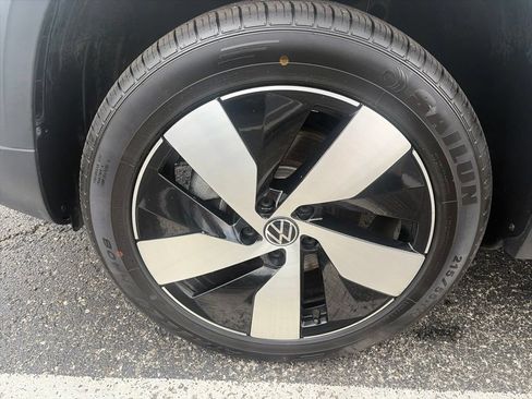 Used 2025 Volkswagen Taos S AWD/4WD image 12