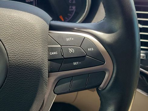 Used 2020 Jeep Grand Cherokee Limited RWD image 14