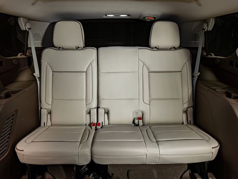 Used 2022 GMC Yukon Denali w/ Denali Premium Package AWD/4WD image 25