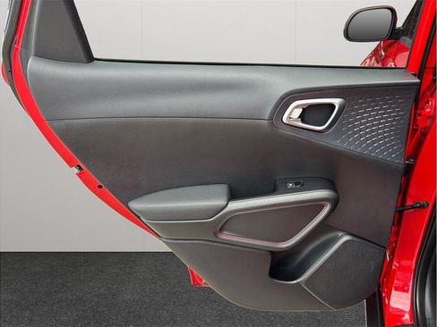 Used 2021 Kia Soul S FWD image 31
