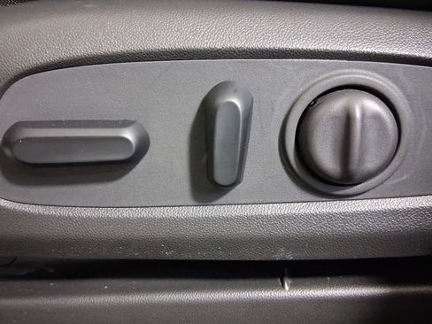 Used 2023 Chevrolet TrailBlazer RS w/ Sun and Liftgate Package image 15