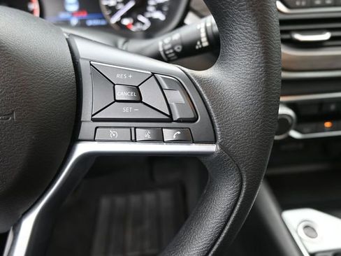 Used 2025 Nissan Altima 2.5 SV image 28