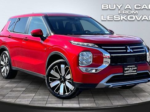Used 2025 Mitsubishi Outlander SE AWD/4WD image 1
