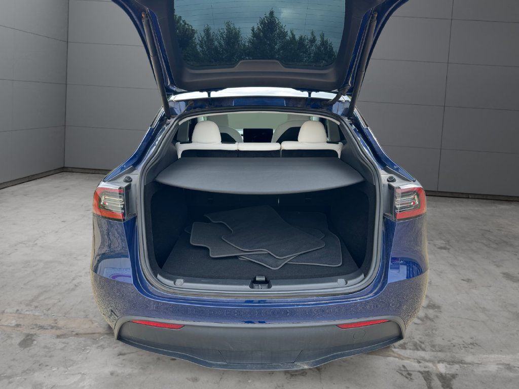 Used 2023 Tesla Model Y Long Range AWD/4WD image 19