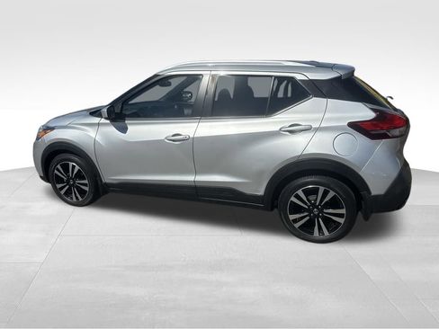 Used 2020 Nissan Kicks SV image 18