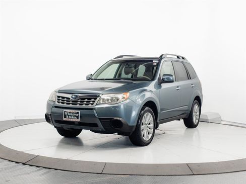 Used 2013 Subaru Forester 2.5X Premium w/ Popular Pkg 3 AWD/4WD image 3