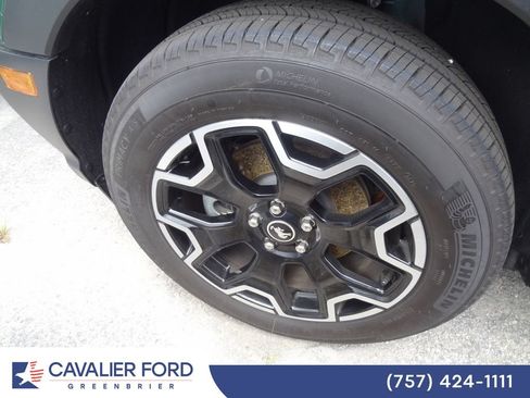 Used 2025 Ford Bronco Sport Outer Banks w/ Outer Banks Tech Package+ AWD/4WD image 13