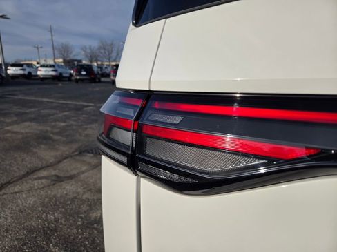 New 2025 Volkswagen ID. Buzz Pro S image 13