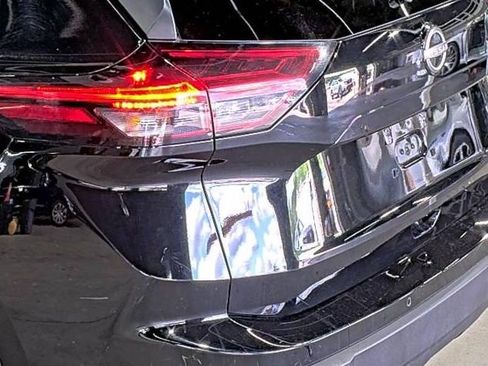 Used 2024 Nissan Rogue S AWD/4WD image 11