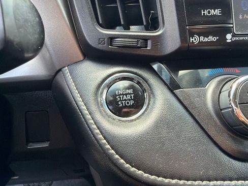 Used 2018 Toyota RAV4 XLE FWD image 21