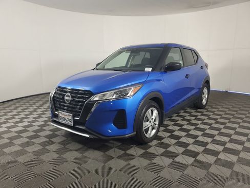 Used 2023 Nissan Kicks S image 8