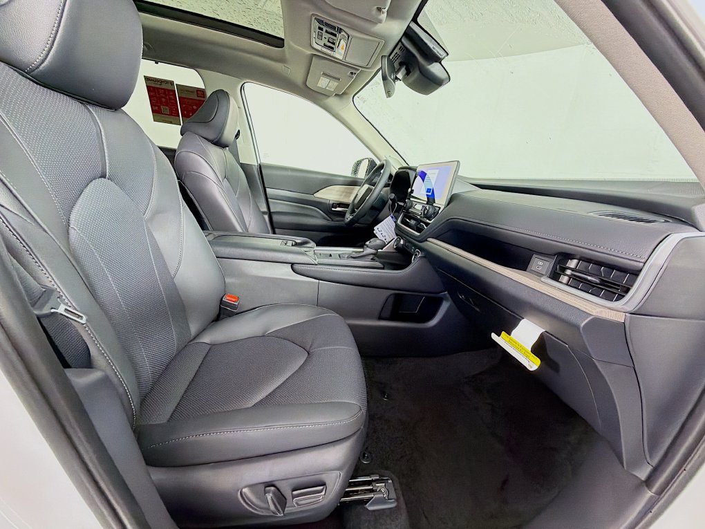New 2026 Toyota Grand Highlander AWD image 29