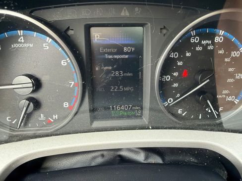 Used 2018 Toyota RAV4 XLE FWD image 2