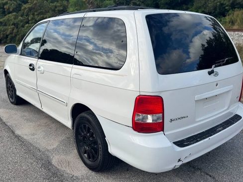 Used 2003 Kia Sedona LX FWD image 5