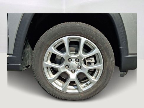 Used 2023 Jeep Compass Latitude AWD/4WD image 8
